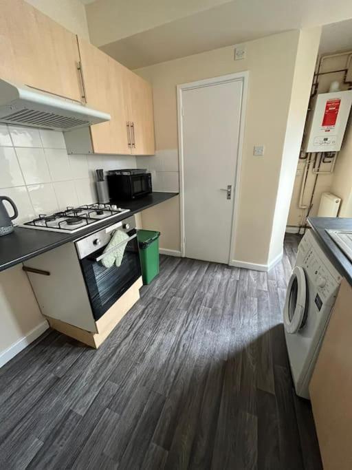 Апартаменти Flat 1, 67 Colwick Road Ng2 4Al Ноттінгем Екстер'єр фото